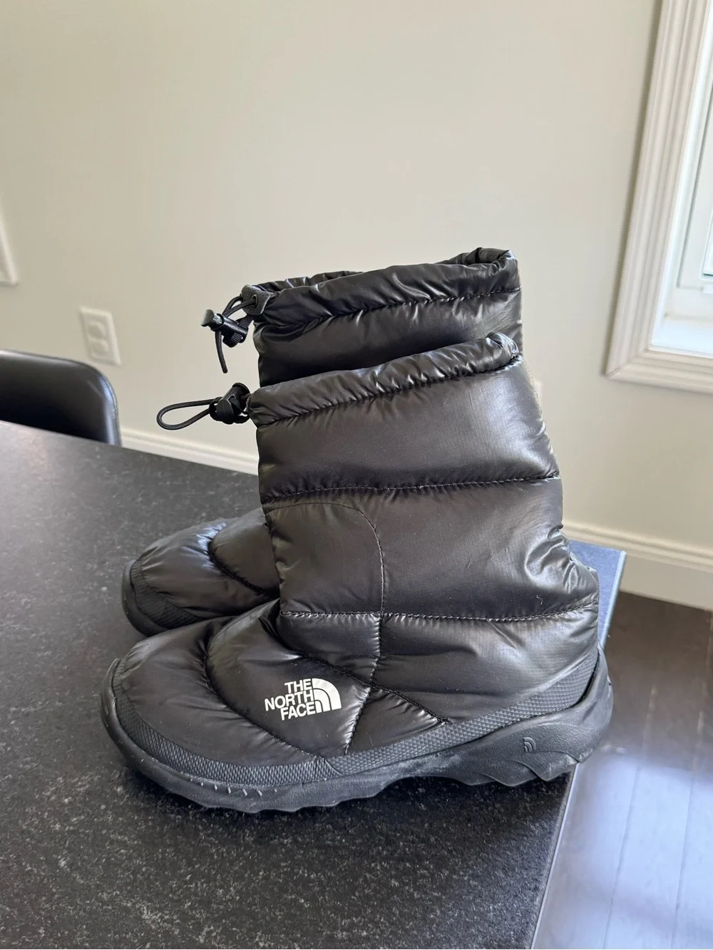 The North Face Nuptse Traction Black Down Filled Boots Women’s Size 9